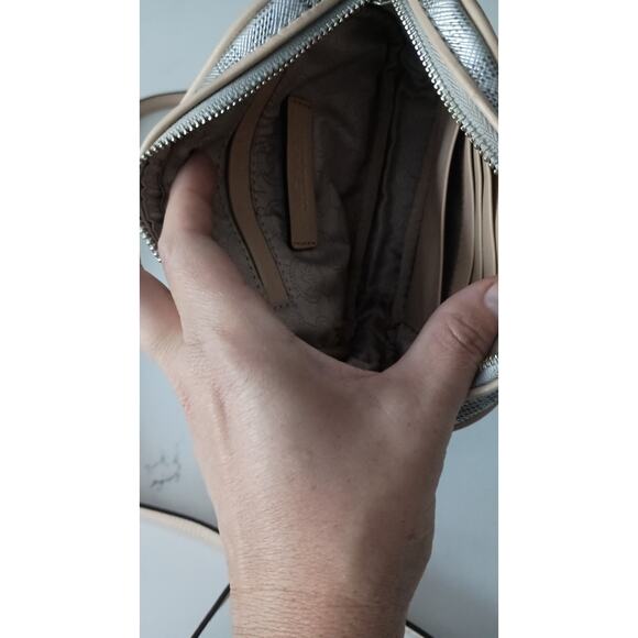 Michael Kors Silver, monogram jet set mini crossbody. Trend, minimalist, regency - Picture 5 of 11